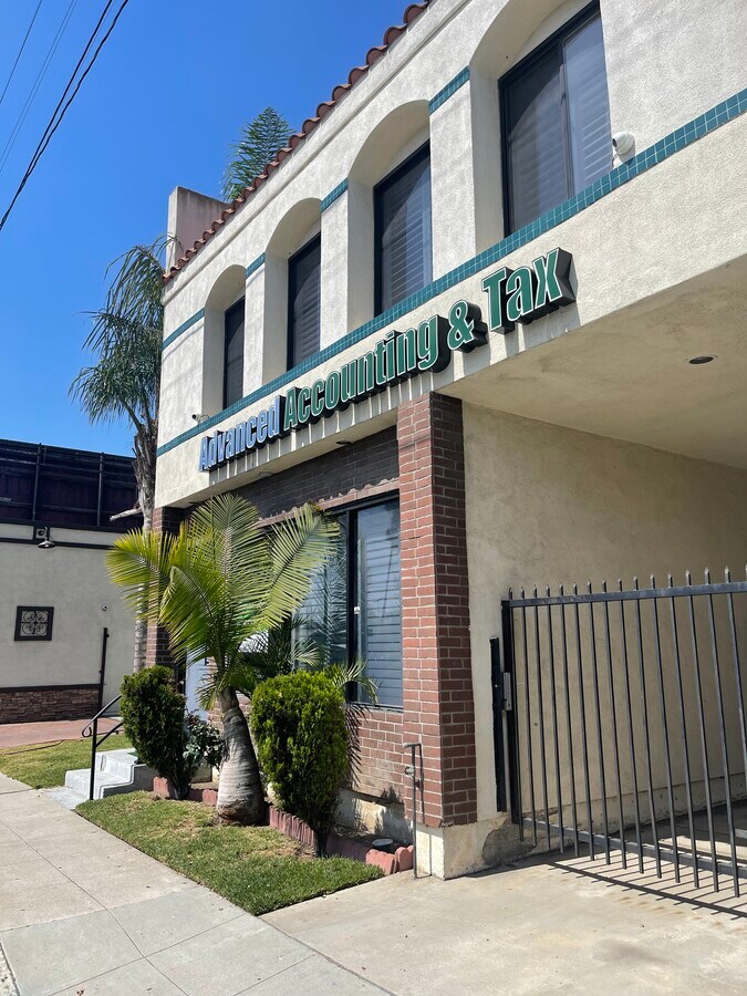15317 Lakewood Blvd, Paramount, CA 90723
