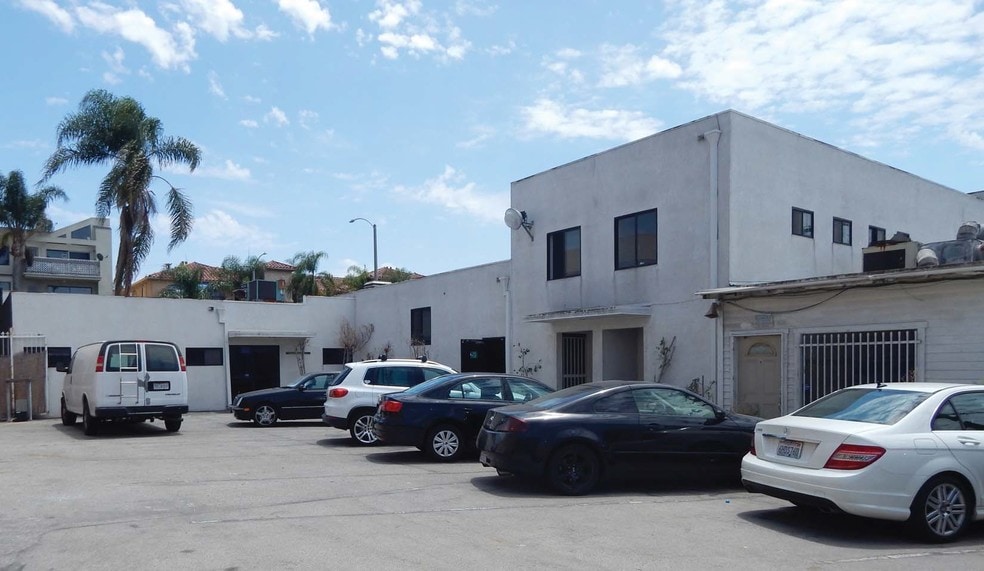 1345-1347 Redondo Ave, Long Beach, CA for lease - Building Photo - Image 1 of 10
