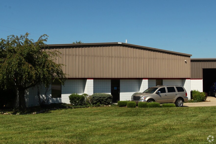 505 Maplewood Blvd, Georgetown, IN for sale - Primary Photo - Image 1 of 1