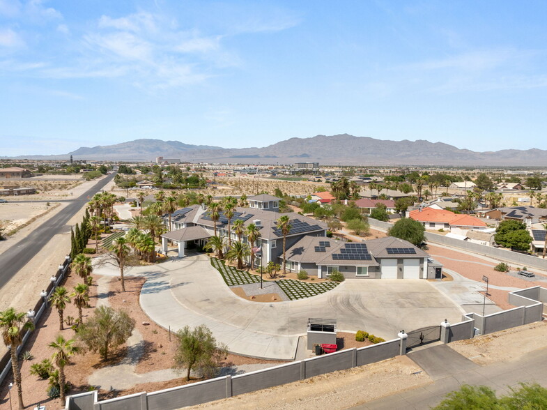 5930 N El Capitan Way, Las Vegas, NV for sale - Primary Photo - Image 1 of 79