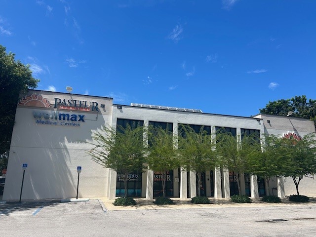 4440 W 16th Ave, Hialeah, FL for lease - Building Photo - Image 1 of 14