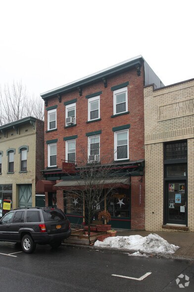 79 Broadway, Kingston, NY for sale - Primary Photo - Image 1 of 1