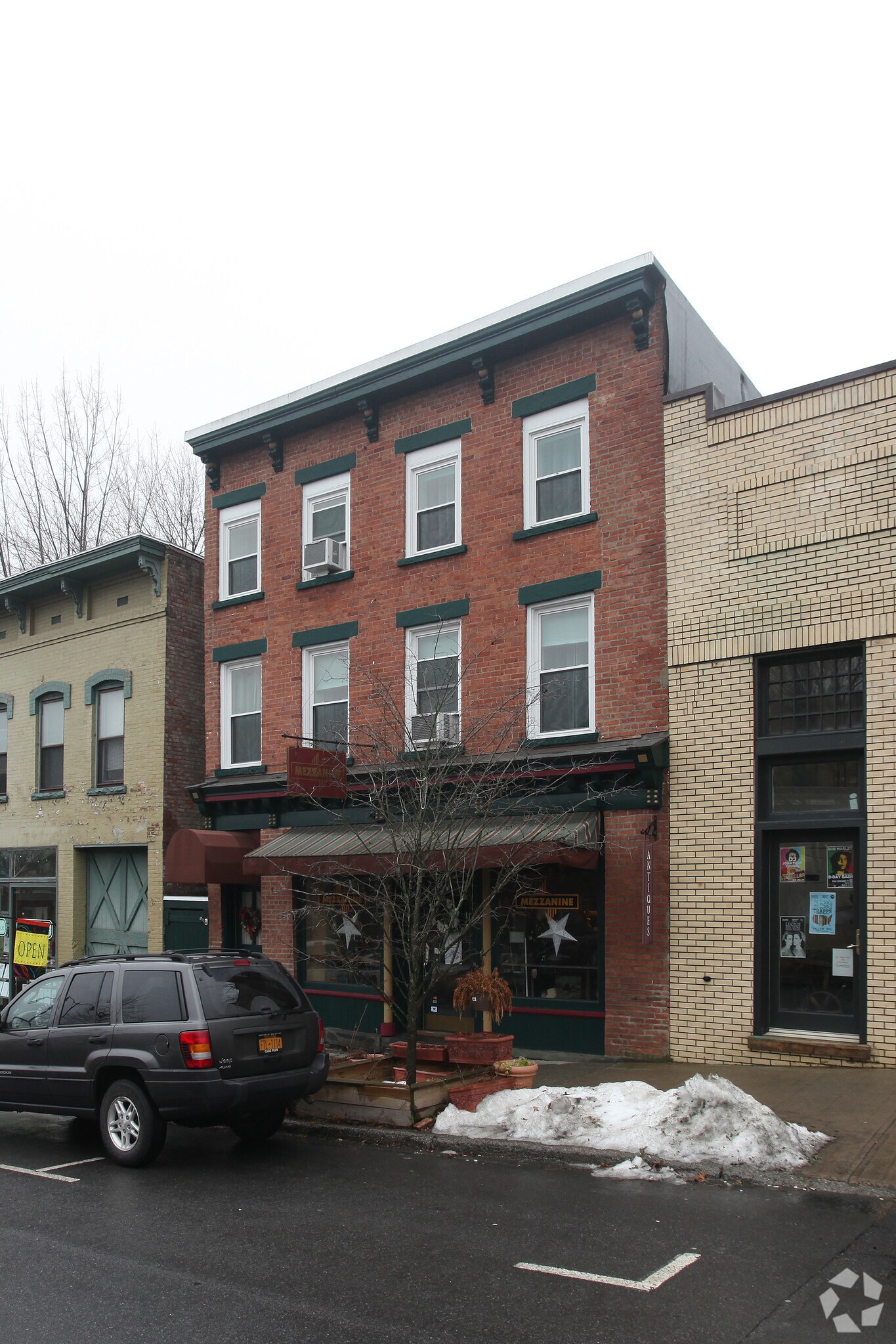 79 Broadway, Kingston, NY for sale Primary Photo- Image 1 of 1