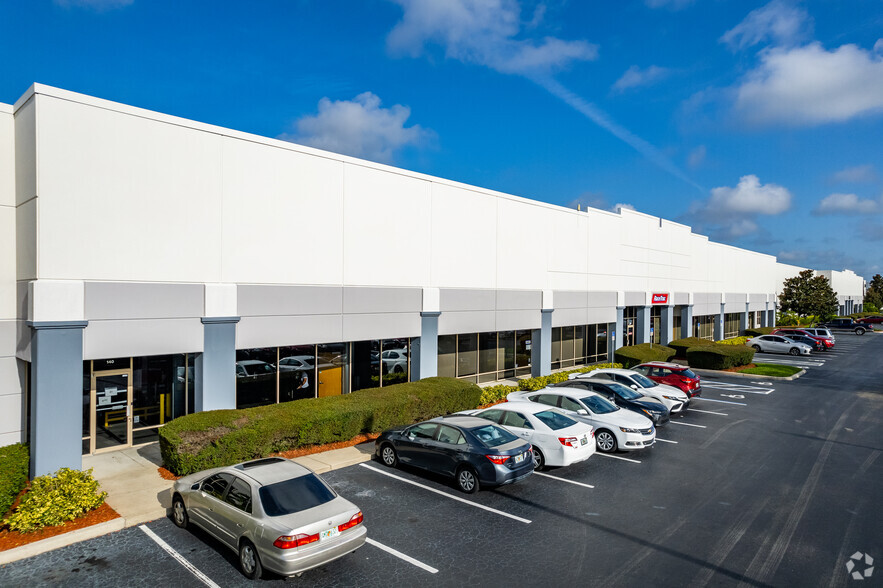 7600 Kingspointe Pky, Orlando, FL for lease - Primary Photo - Image 1 of 14