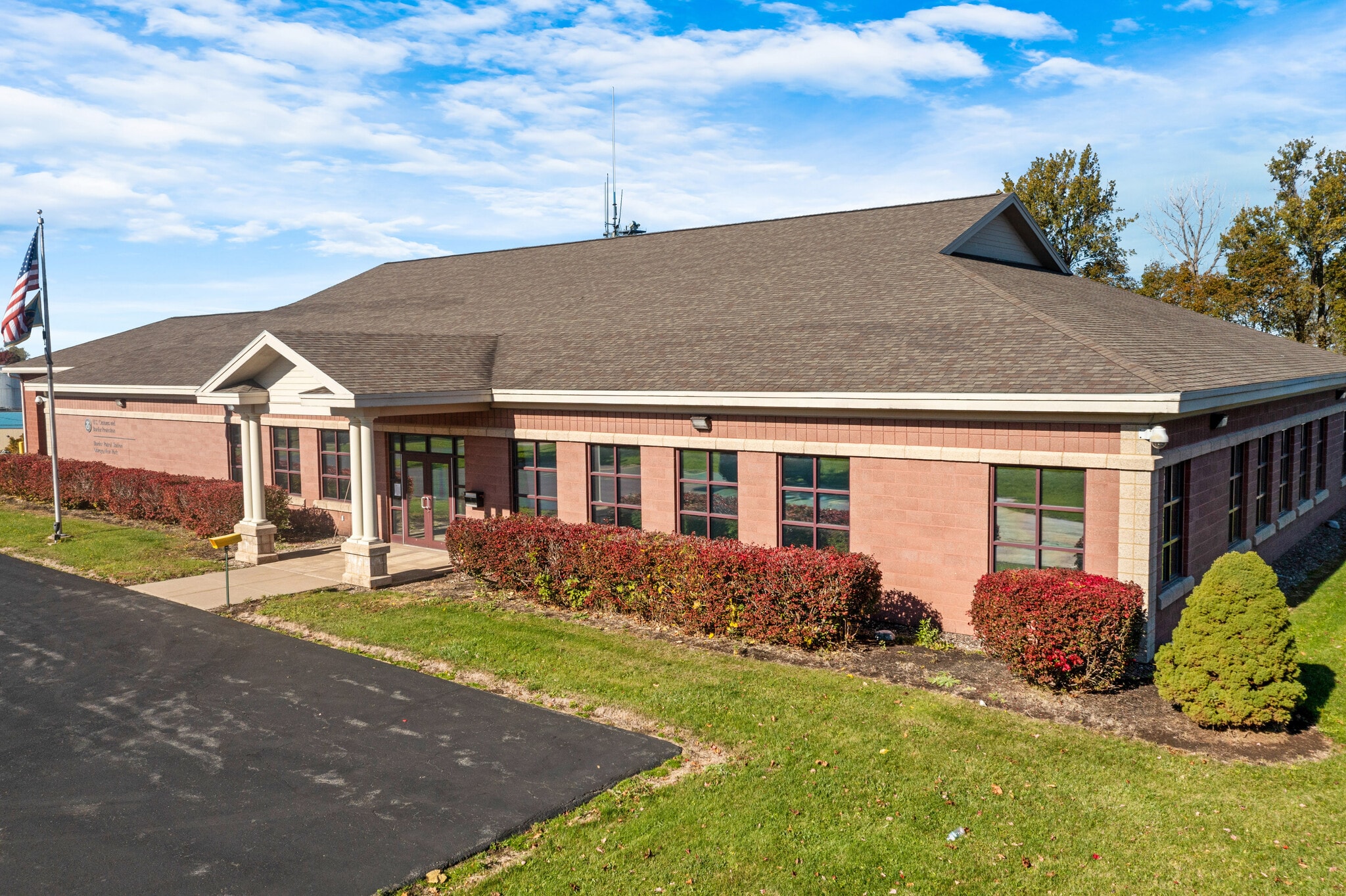 19 E Schuyler St, Oswego, NY for sale Primary Photo- Image 1 of 21