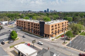 900 Leonard St NW, Grand Rapids, MI - aerial  map view