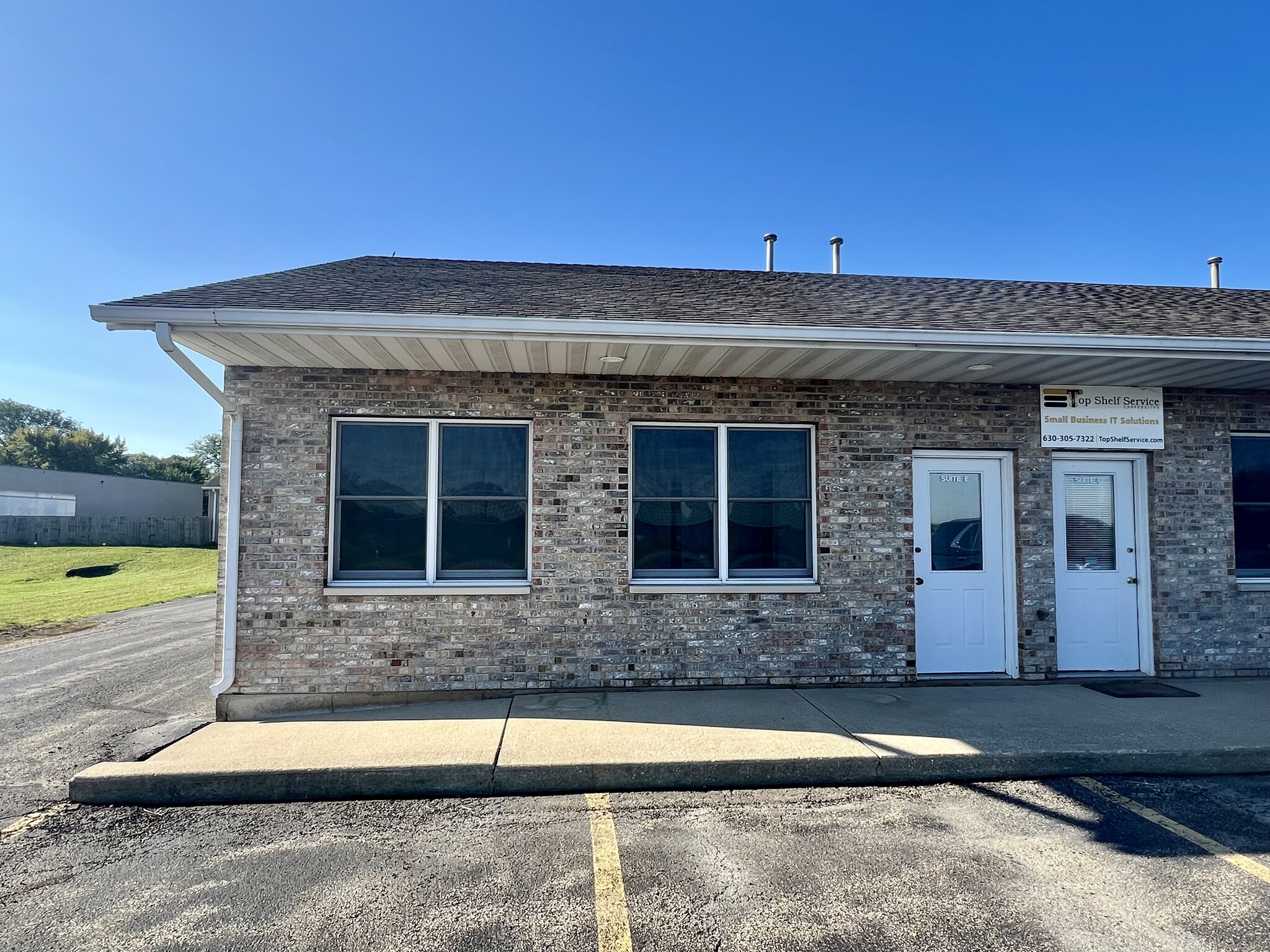 978 Crosby Ave, Sycamore, IL for lease Building Photo- Image 1 of 7