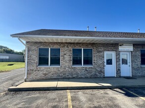 978 Crosby Ave, Sycamore, IL for lease Building Photo- Image 1 of 7