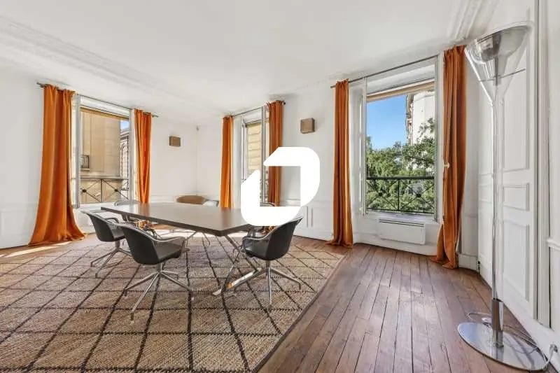 Office in Paris for sale Building Photo- Image 1 of 14