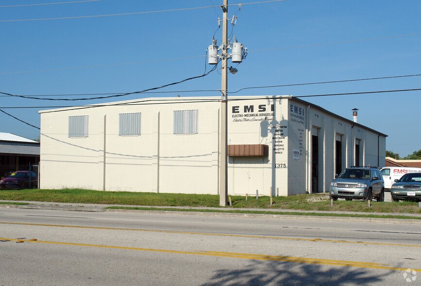 1375 Clearlake Rd, Cocoa, FL for sale - Primary Photo - Image 1 of 1