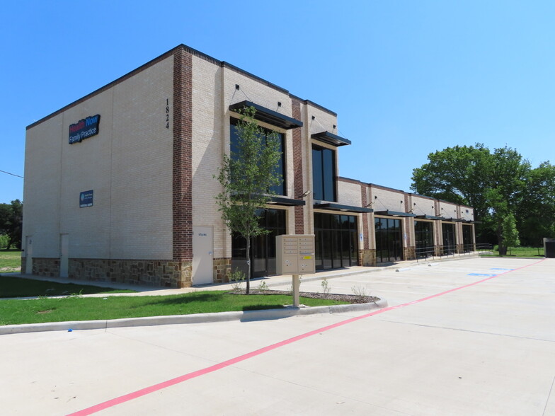 1824 N Hampton Rd, DeSoto, TX for lease - Building Photo - Image 1 of 13