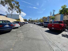 2100 N Sepulveda Blvd, Manhattan Beach, CA for lease Building Photo- Image 2 of 7