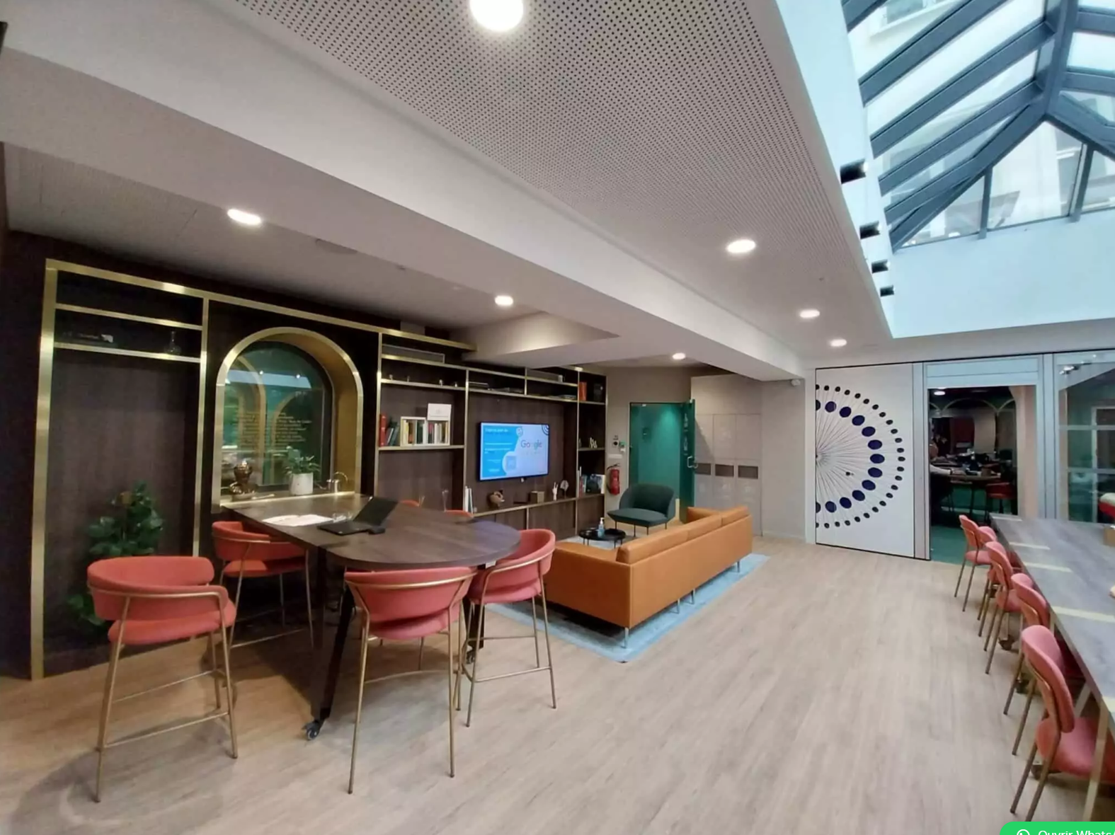 Coworking Space in Paris for lease Interior Photo- Image 1 of 3