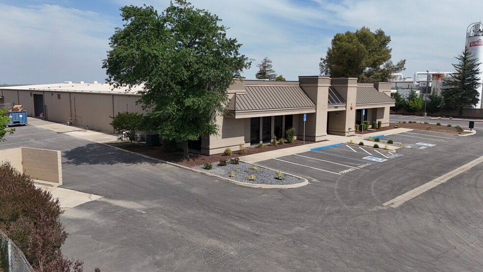 3950-3962 S K St, Tulare, CA for sale - Building Photo - Image 1 of 1