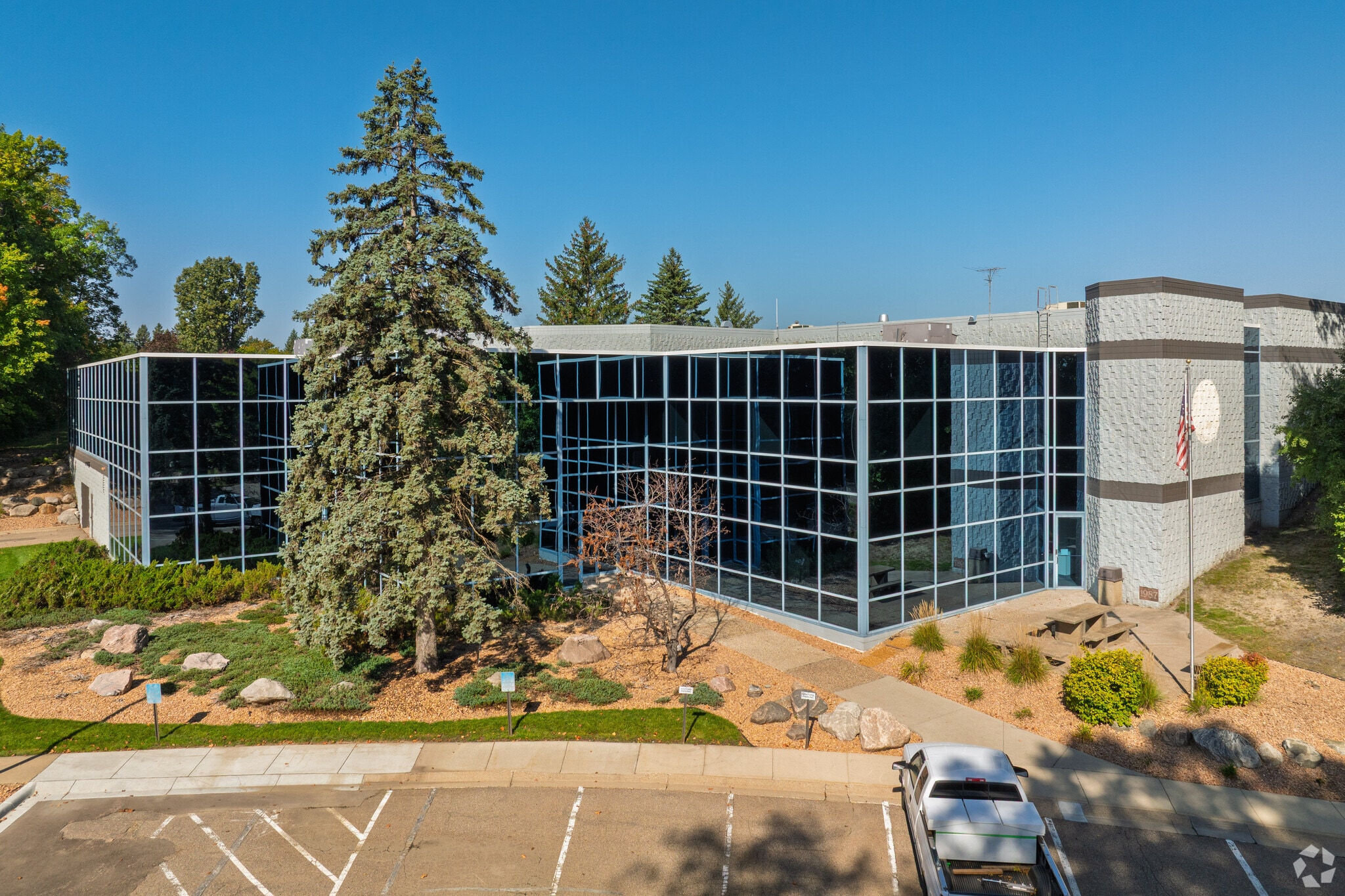 4100 Peavey Rd, Chaska, MN for lease Primary Photo- Image 1 of 5