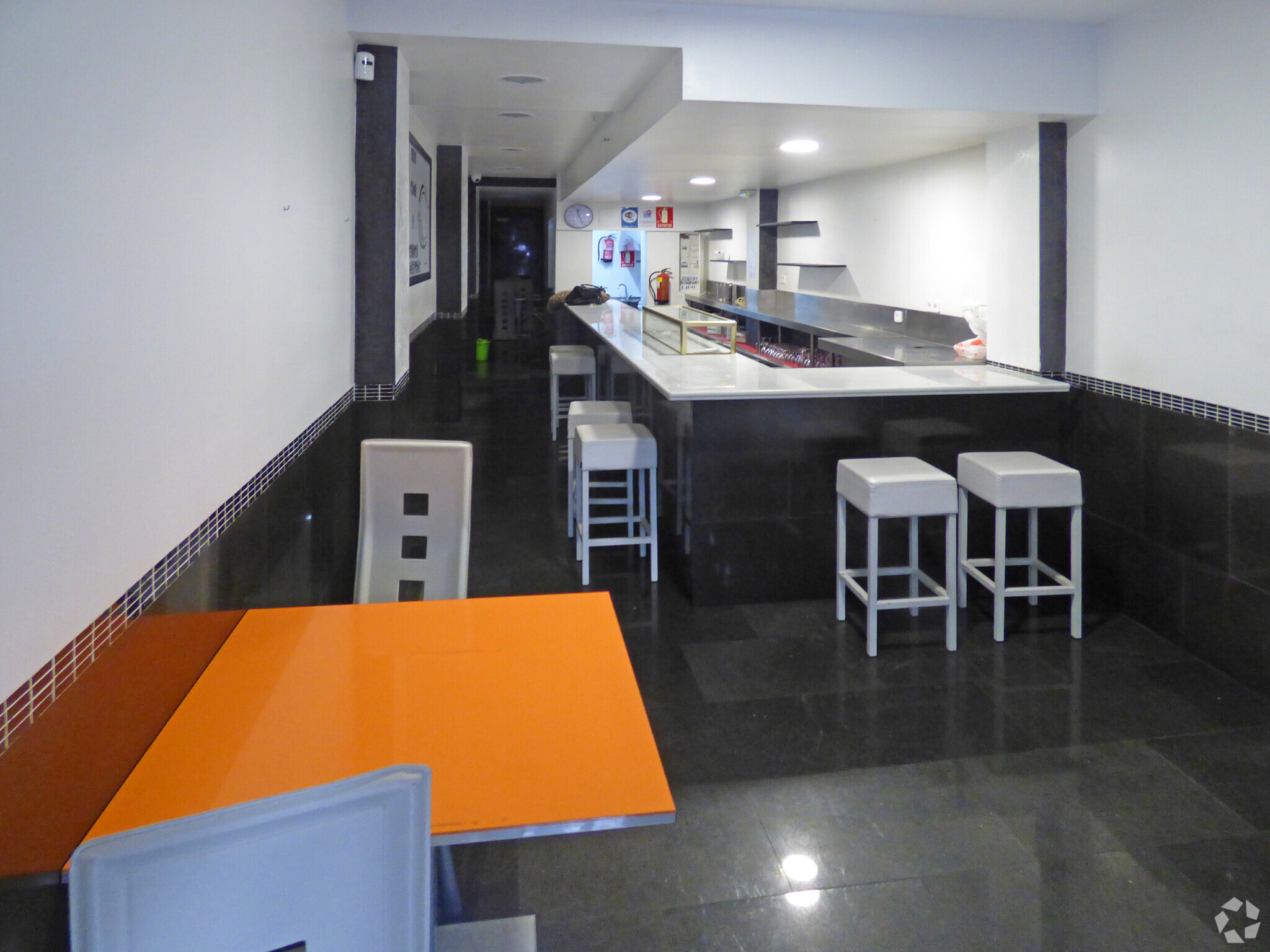 Retail in Alcorcón, MAD for lease Interior Photo- Image 1 of 4