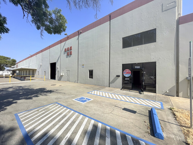 3900 Florin Perkins Rd, Sacramento, CA for lease - Building Photo - Image 2 of 8