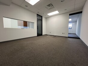 530-532 Sylvan Ave, Englewood Cliffs, NJ for lease Interior Photo- Image 2 of 9