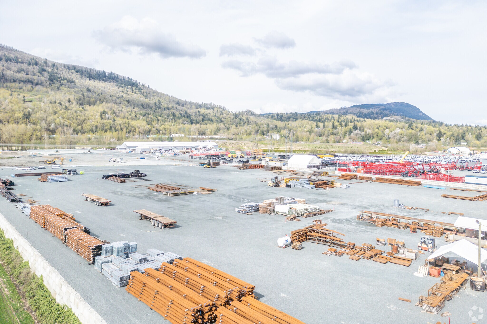 37015 S Parallel Rd, Abbotsford, BC for lease Primary Photo- Image 1 of 3