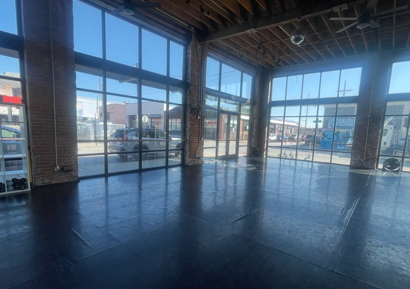 1700 Locust St, Kansas City, MO for lease - Interior Photo - Image 2 of 9