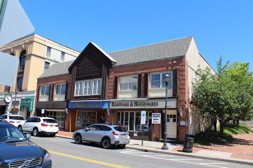 17-21 Glen St, Glen Cove, NY for lease - Building Photo - Image 1 of 39