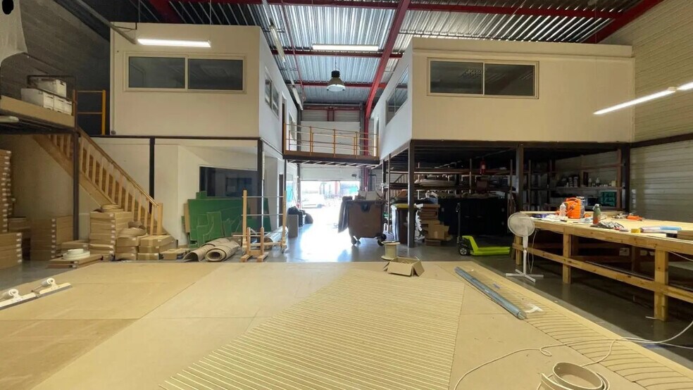 Industrial in Le Muy for lease - Interior Photo - Image 3 of 9