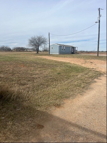 1080 85 hwy, Dilley, TX for lease - Building Photo - Image 2 of 13