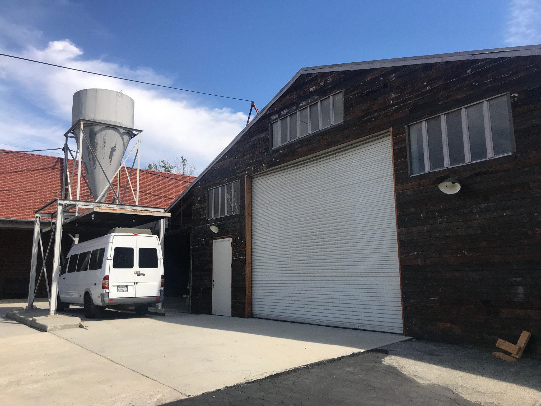 2425 Glover Pl, Los Angeles, CA for lease Primary Photo- Image 1 of 25