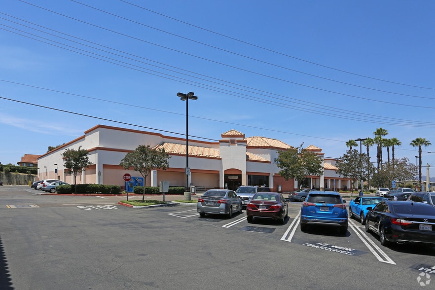 1929 W San Marcos Blvd, San Marcos, CA for lease - Primary Photo - Image 2 of 7