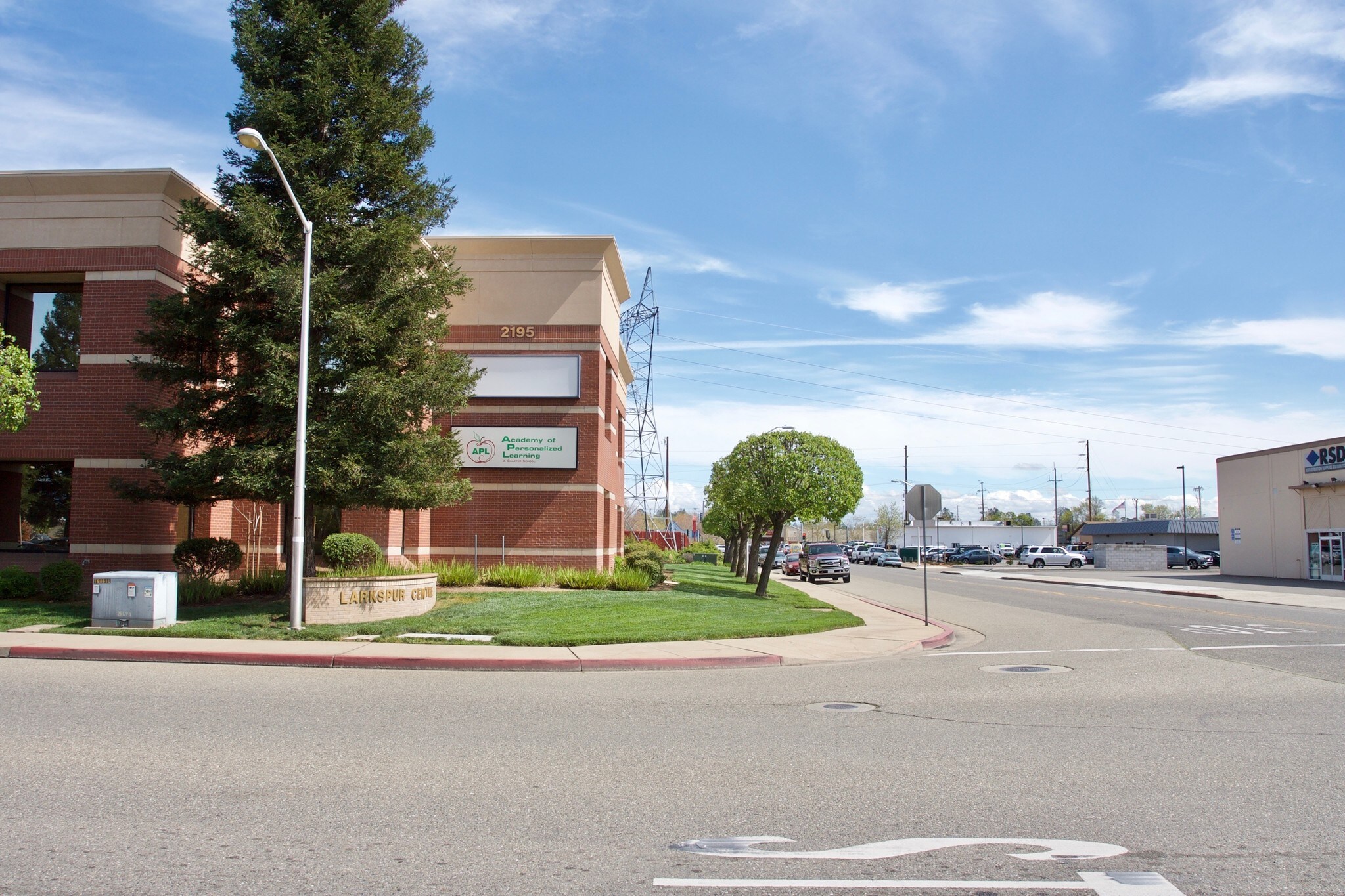 2195 Larkspur Ln, Redding, CA 96002 Office for Lease