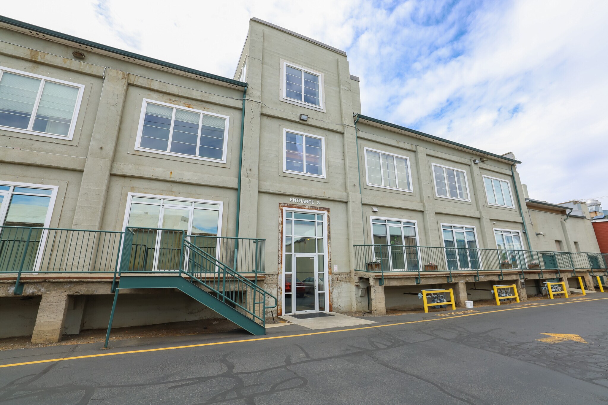 5110 Tieton Dr, Yakima, WA 98908 Glenwood Shopping Center