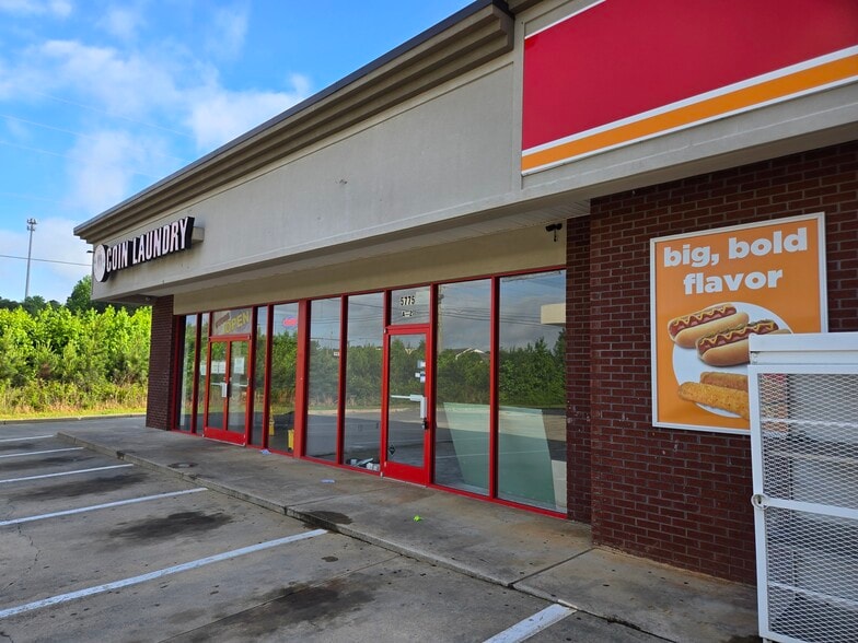 5775 Phil Niekro Blvd, Flowery Branch, GA for lease - Building Photo - Image 2 of 4