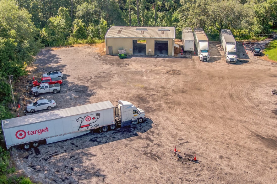 5196 Pickett Dr, Jacksonville, FL for lease - Building Photo - Image 2 of 3