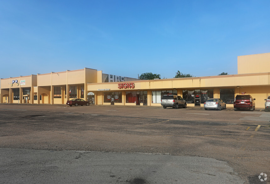 11041-11185 Huffmeister Rd, Cypress, TX for lease - Building Photo - Image 2 of 5