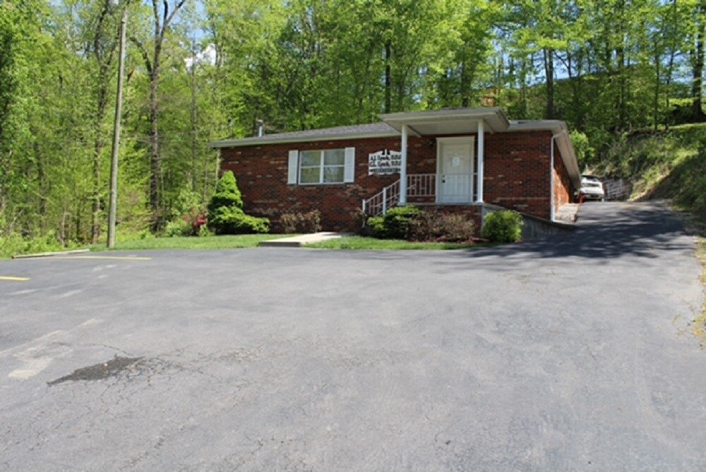 2790 Saltwell Rd, Huntington, WV 25705
