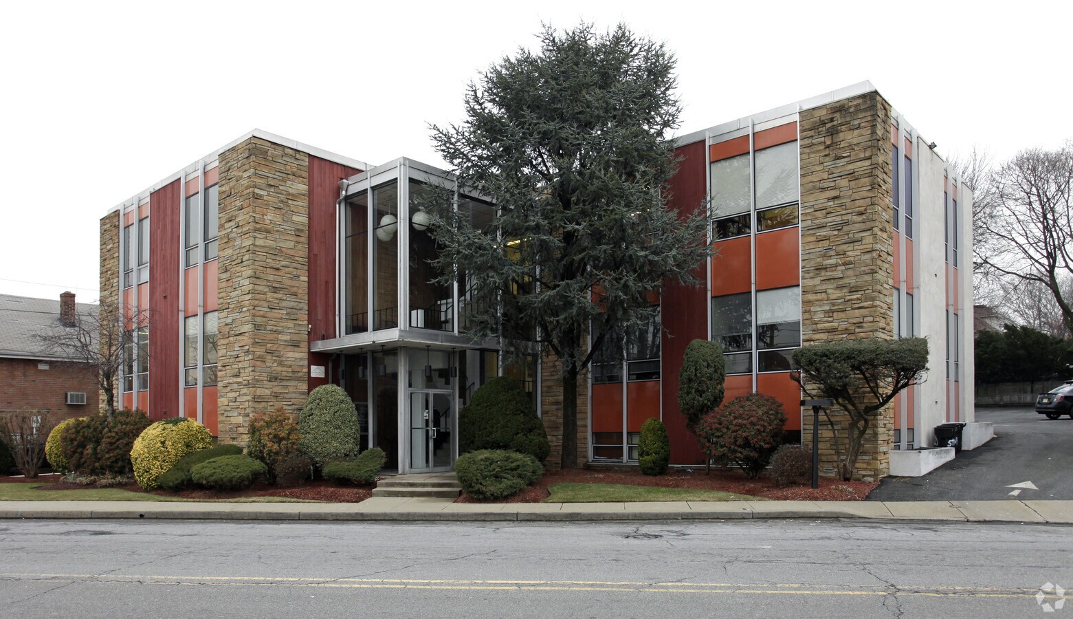 10 Stuyvesant Ave, Lyndhurst, NJ 07071