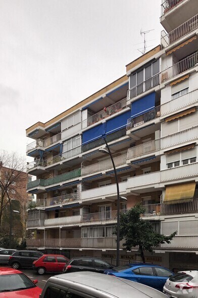 in Móstoles, Madrid for sale - Primary Photo - Image 1 of 1