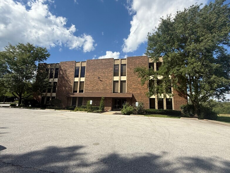 7800 W College Dr, Palos Heights, IL for lease - Building Photo - Image 2 of 24