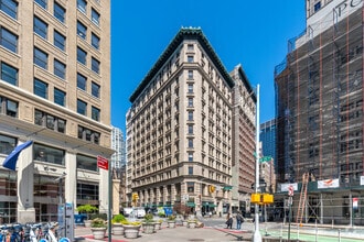 ベルナール・ビュッフェ「NEW YORK-Downtown Broadway」 525 Broadway, New York, NY Commercial Space for Rent | VTS