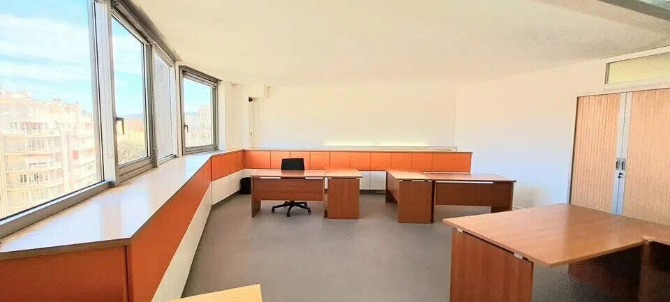 Office in Nice for lease - Interior Photo - Image 2 of 3
