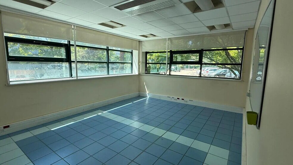 Flex in Bourg-en-Bresse for sale - Interior Photo - Image 3 of 11