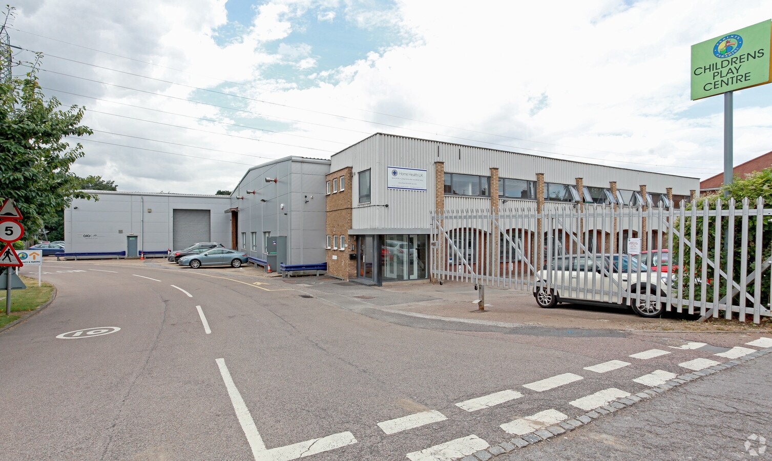 Greatham Rd, Bushey, WD23 2NZ