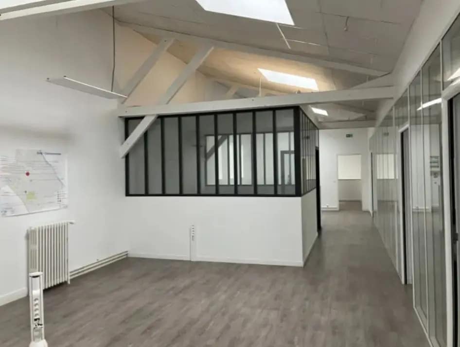 Industrial in Montrouge for lease Interior Photo- Image 1 of 10