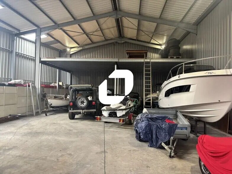 Flex in Andernos-les-Bains for lease - Interior Photo - Image 3 of 5