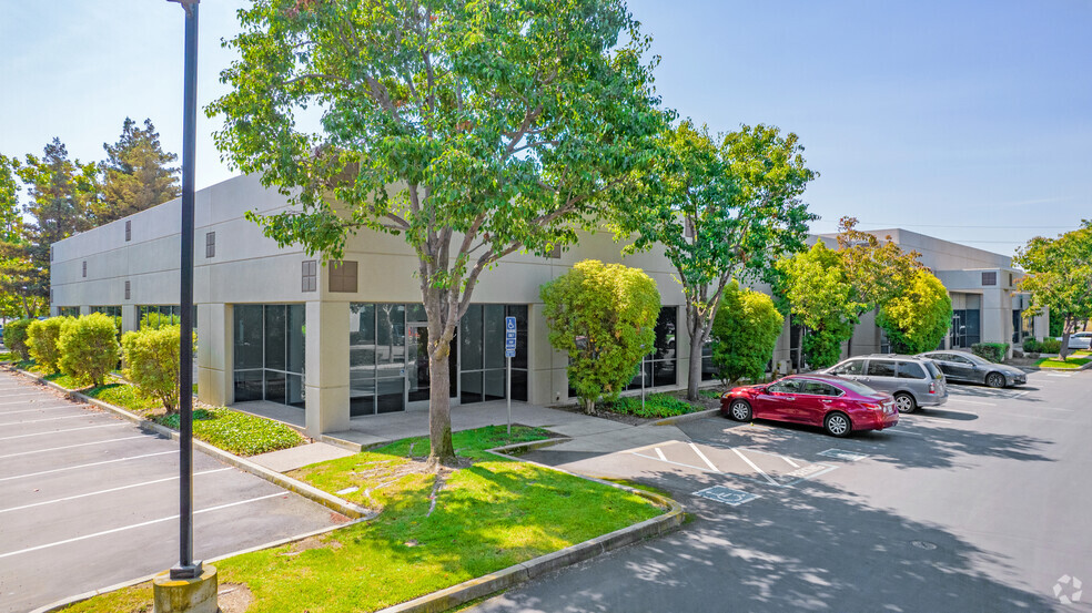 901-941 Cadillac Ct, Milpitas, CA for lease - Building Photo - Image 3 of 3