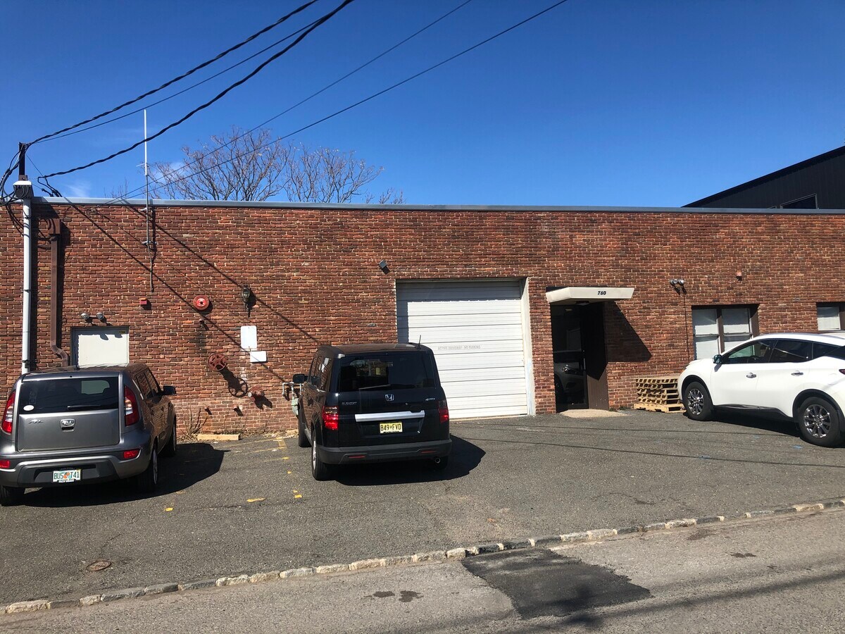 760 Fairfield Ave, Kenilworth, NJ 07033