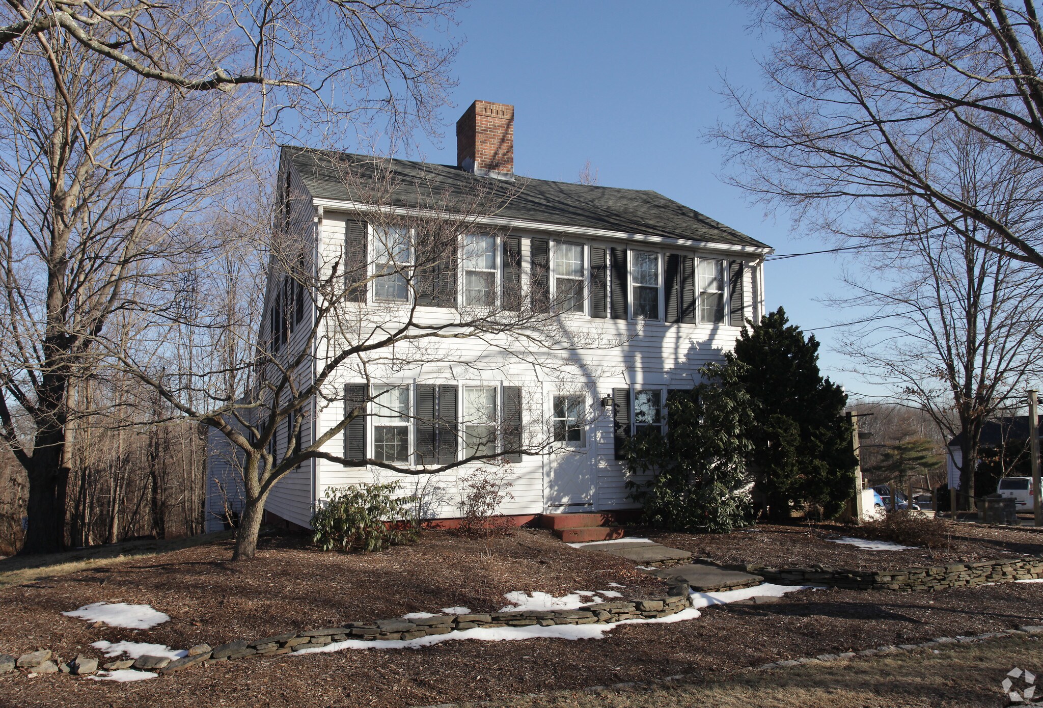 1052 East St S, Suffield, CT for sale Primary Photo- Image 1 of 1