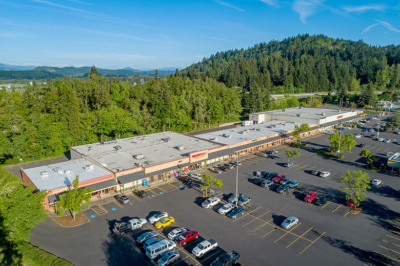 200 Gateway Blvd, Cottage Grove, OR for lease - Building Photo - Image 1 of 25