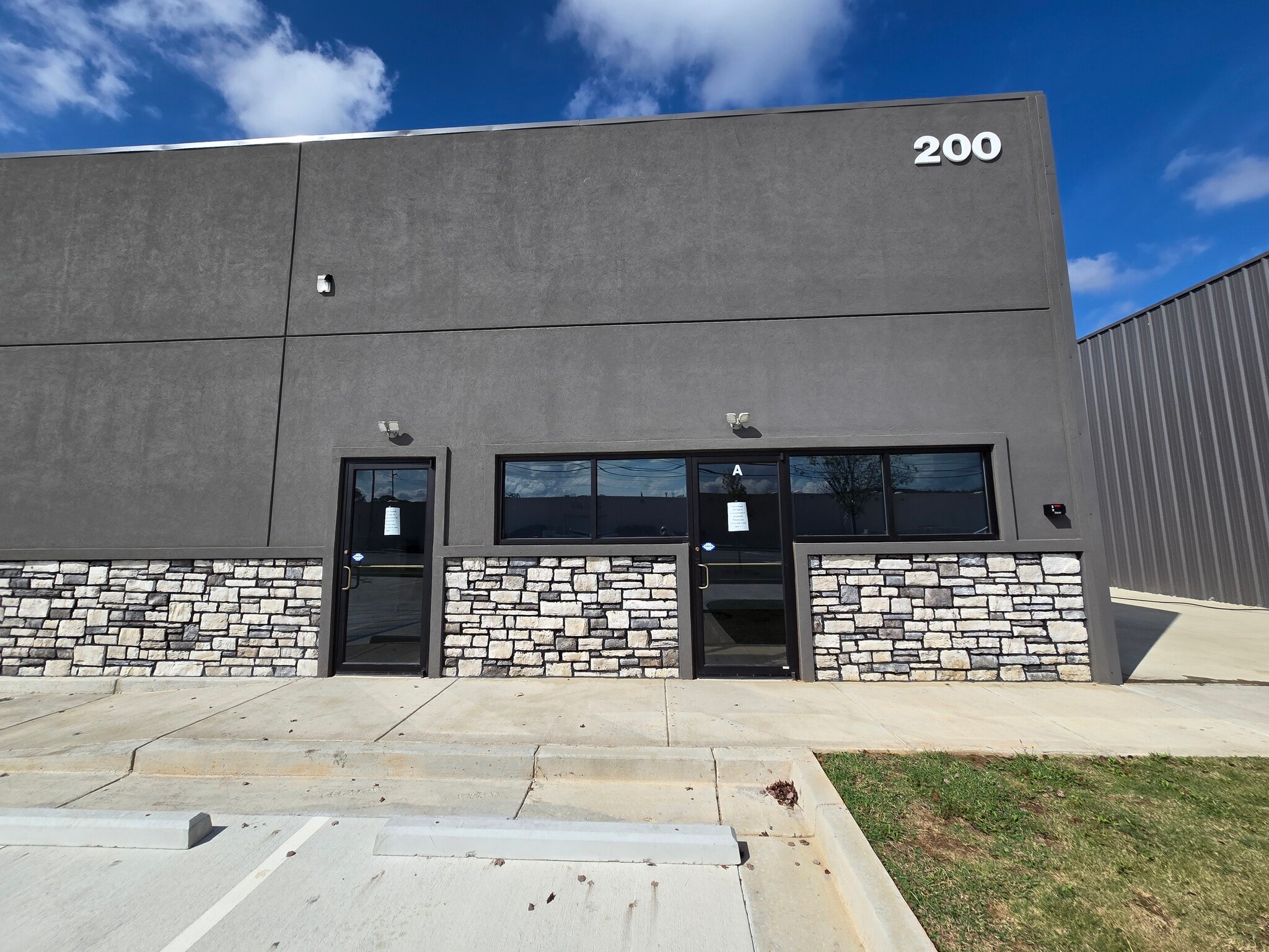 671 S Erwin St, Cartersville, GA for lease Interior Photo- Image 1 of 19