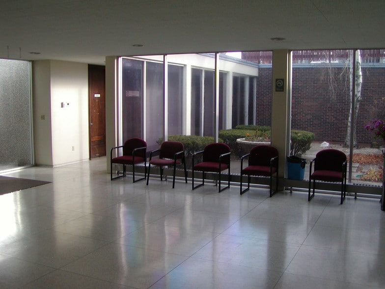 450 N Kennedy Ave, Kankakee, IL for lease - Interior Photo - Image 3 of 3